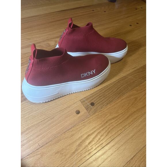 DKNY Donna Karan Mada Platform Slip On Red Sneakers Shoes Size 8 M - Picture 10 of 11